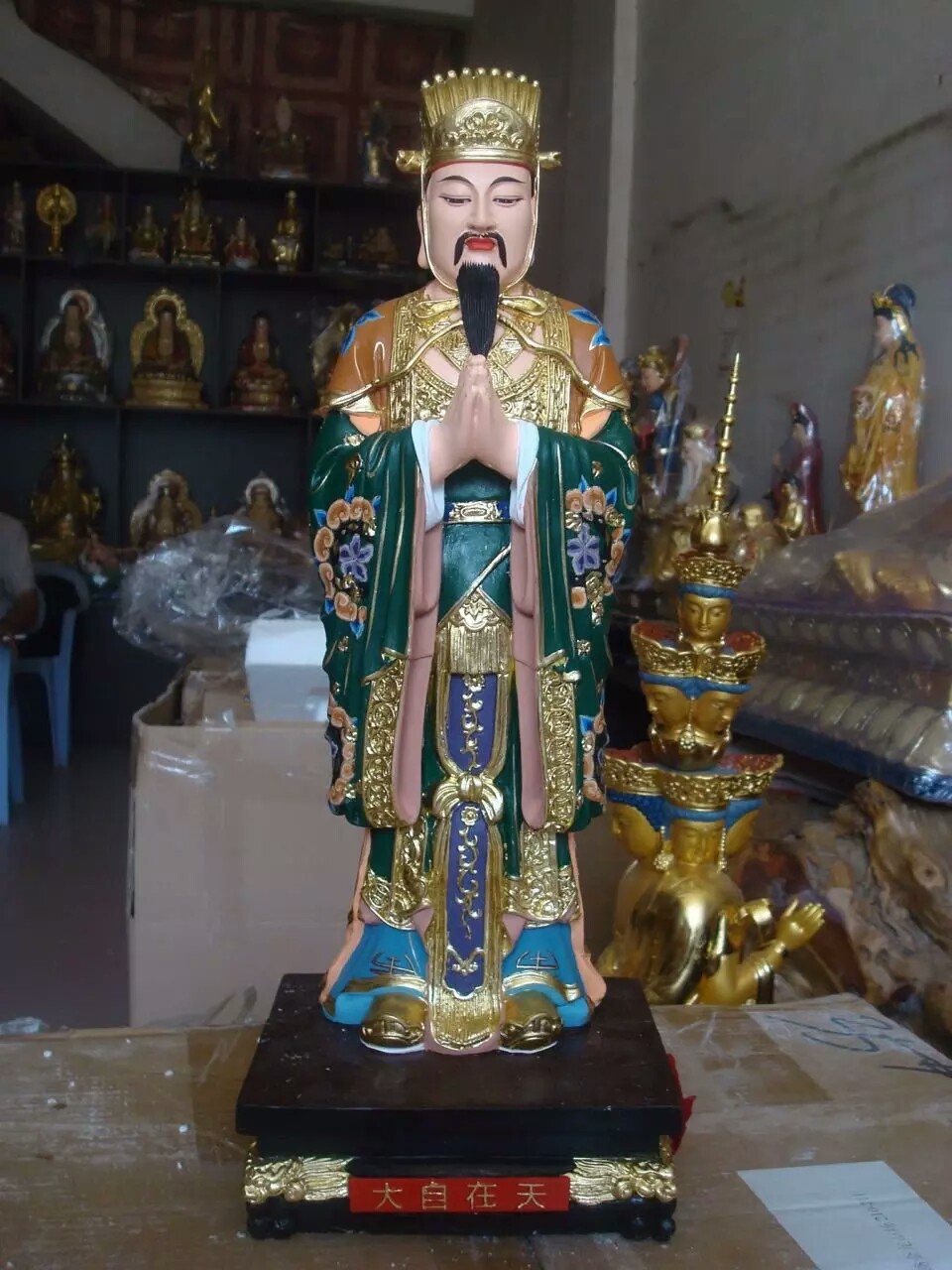 寺庙大自在天菩萨像